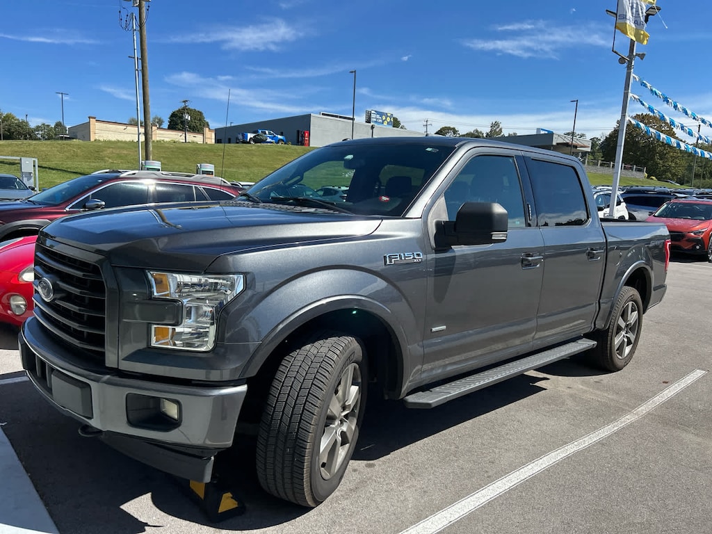 Used 2017 Ford F-150 XLT 4WD Supercrew 5.5 Box Truck SuperCrew Cab