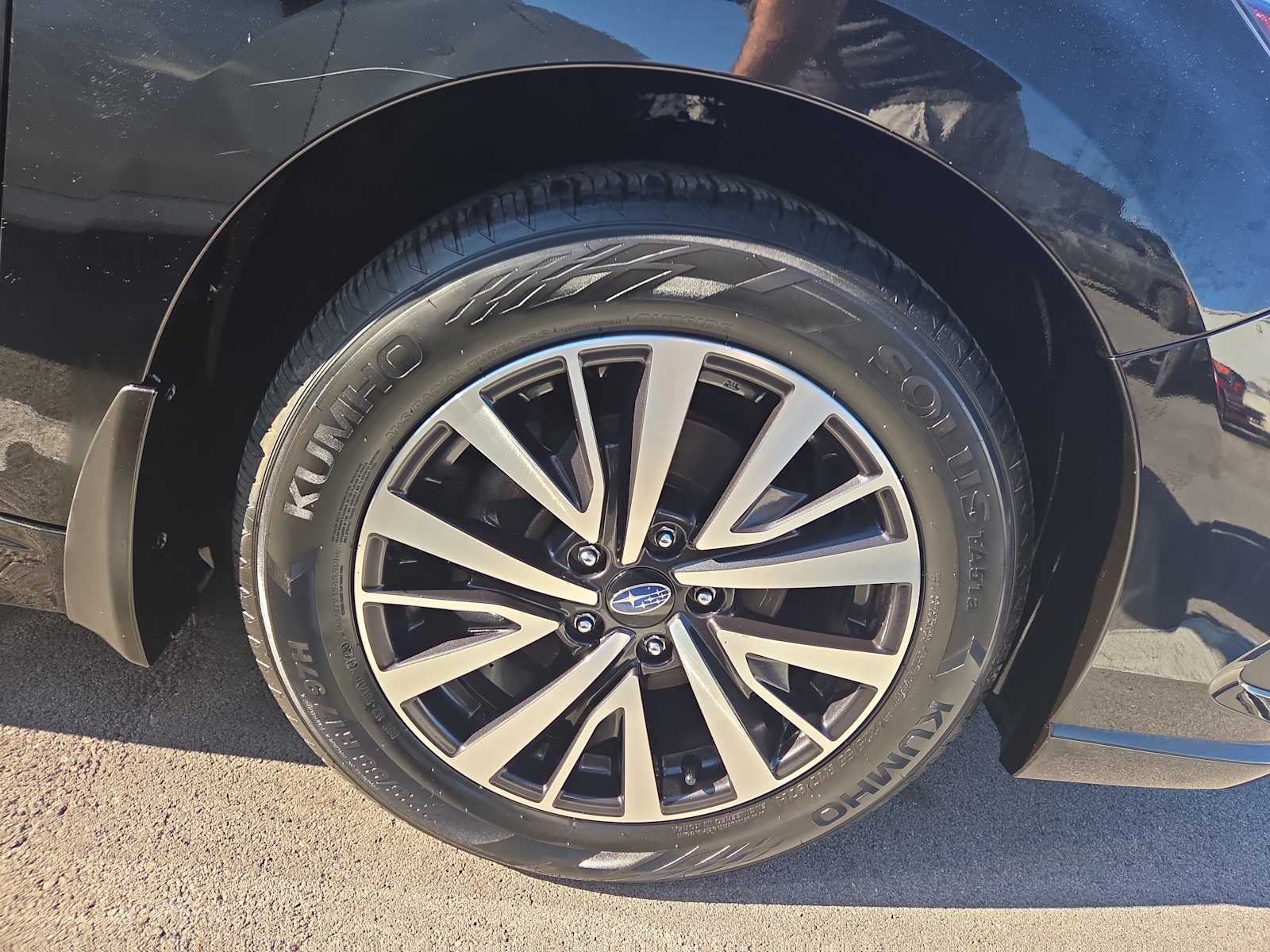 2018 Subaru Legacy 2.5i Premium photo 2