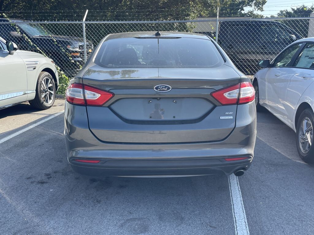 Used 2015 Ford Fusion SE Sedan