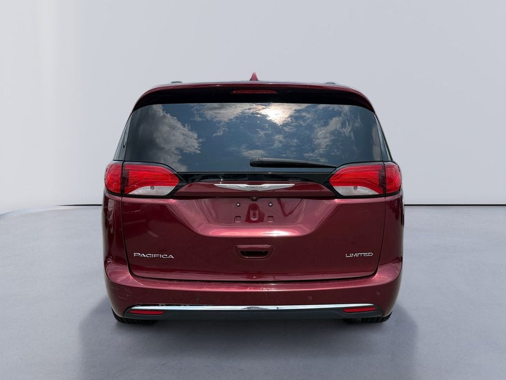 Used 2017 Chrysler Pacifica Limited Van