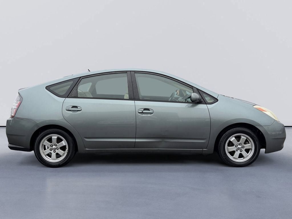 Used 2005 Toyota Prius Base with VIN JTDKB20U953066487 for sale in Knoxville, TN