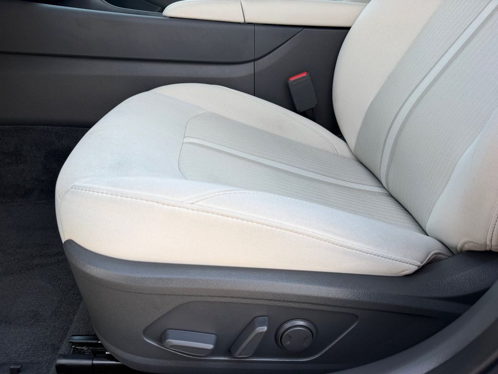 2025 Hyundai Sonata SEL - Photo 11