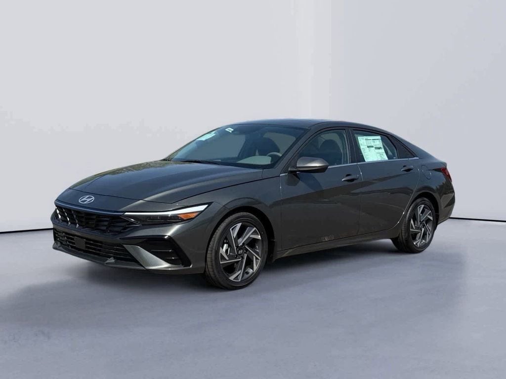 Used 2025 Hyundai Elantra SEL Convenience Sedan