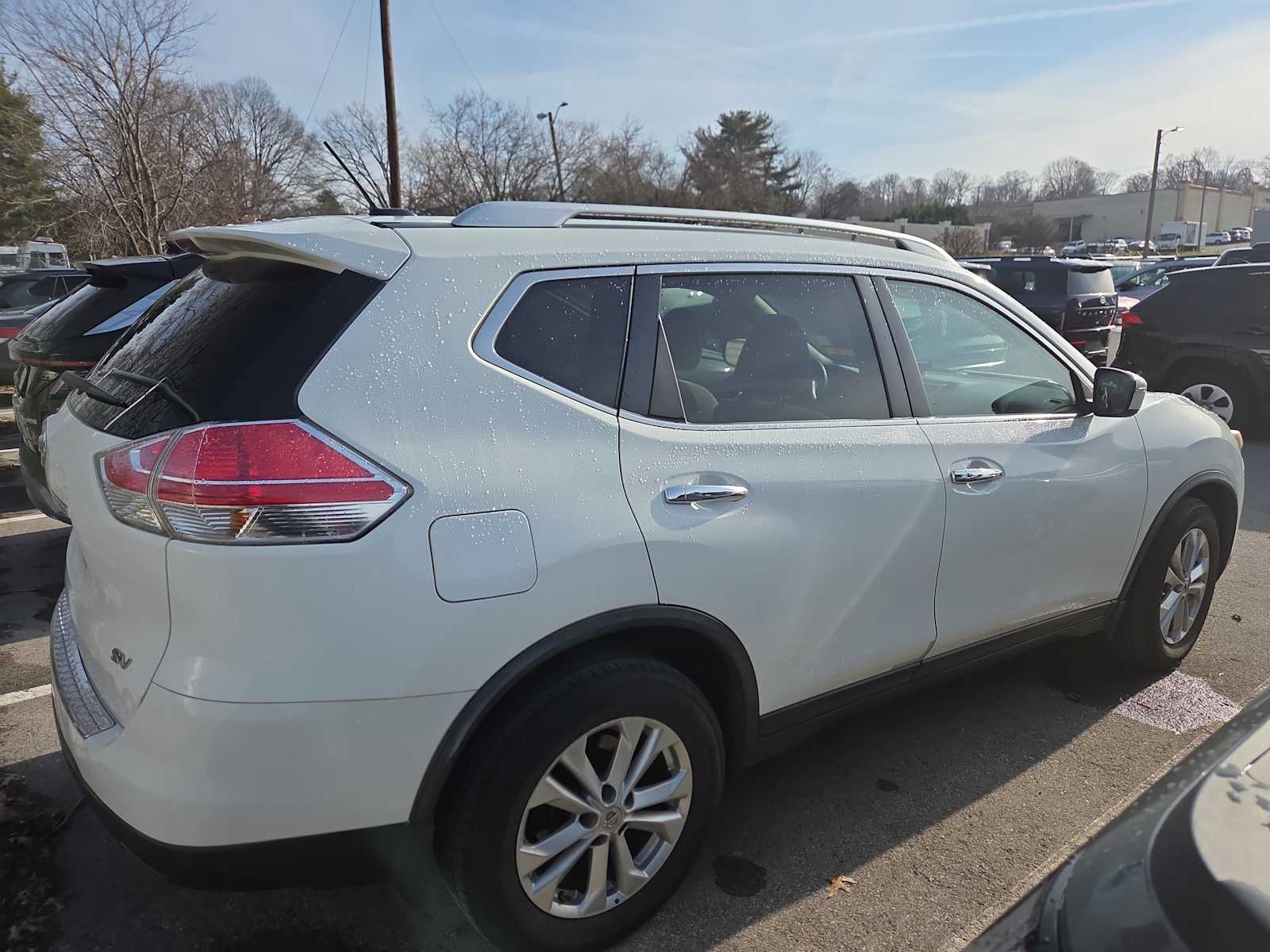 2016 Nissan Rogue SV photo 4