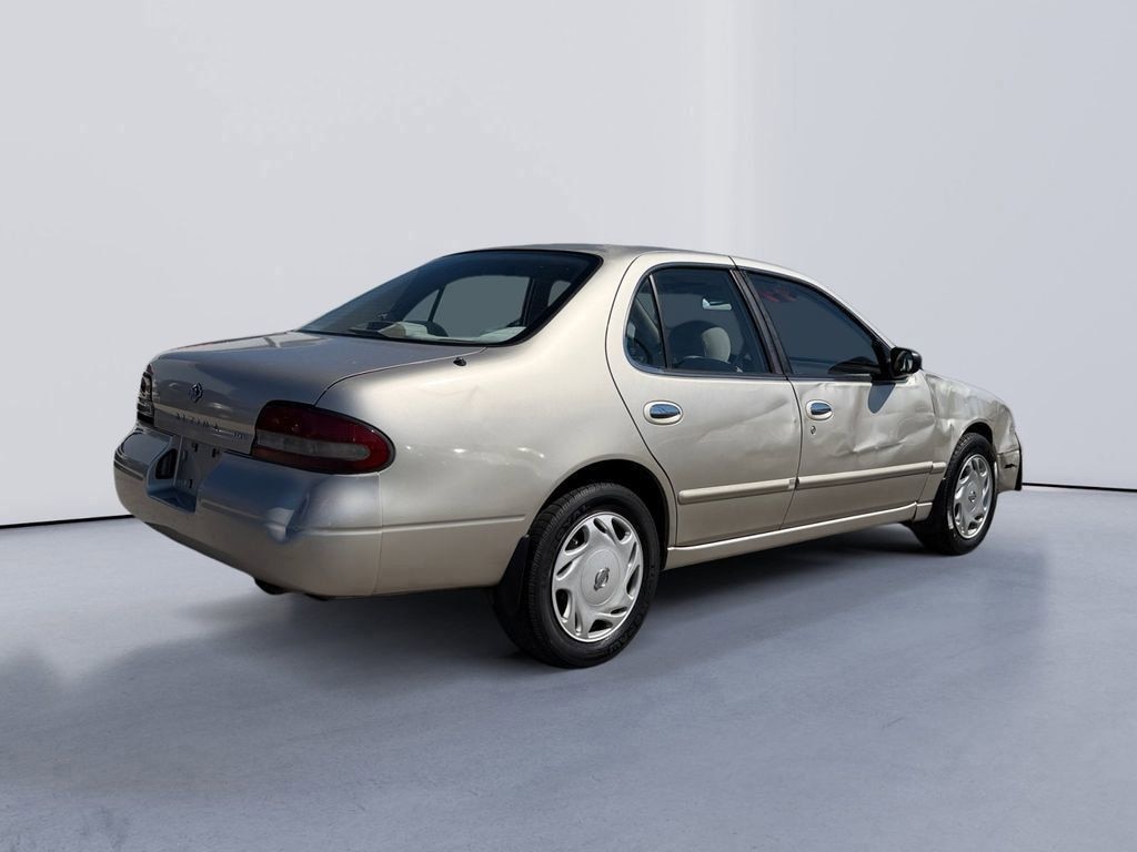 Used 1997 Nissan Altima XE Sedan