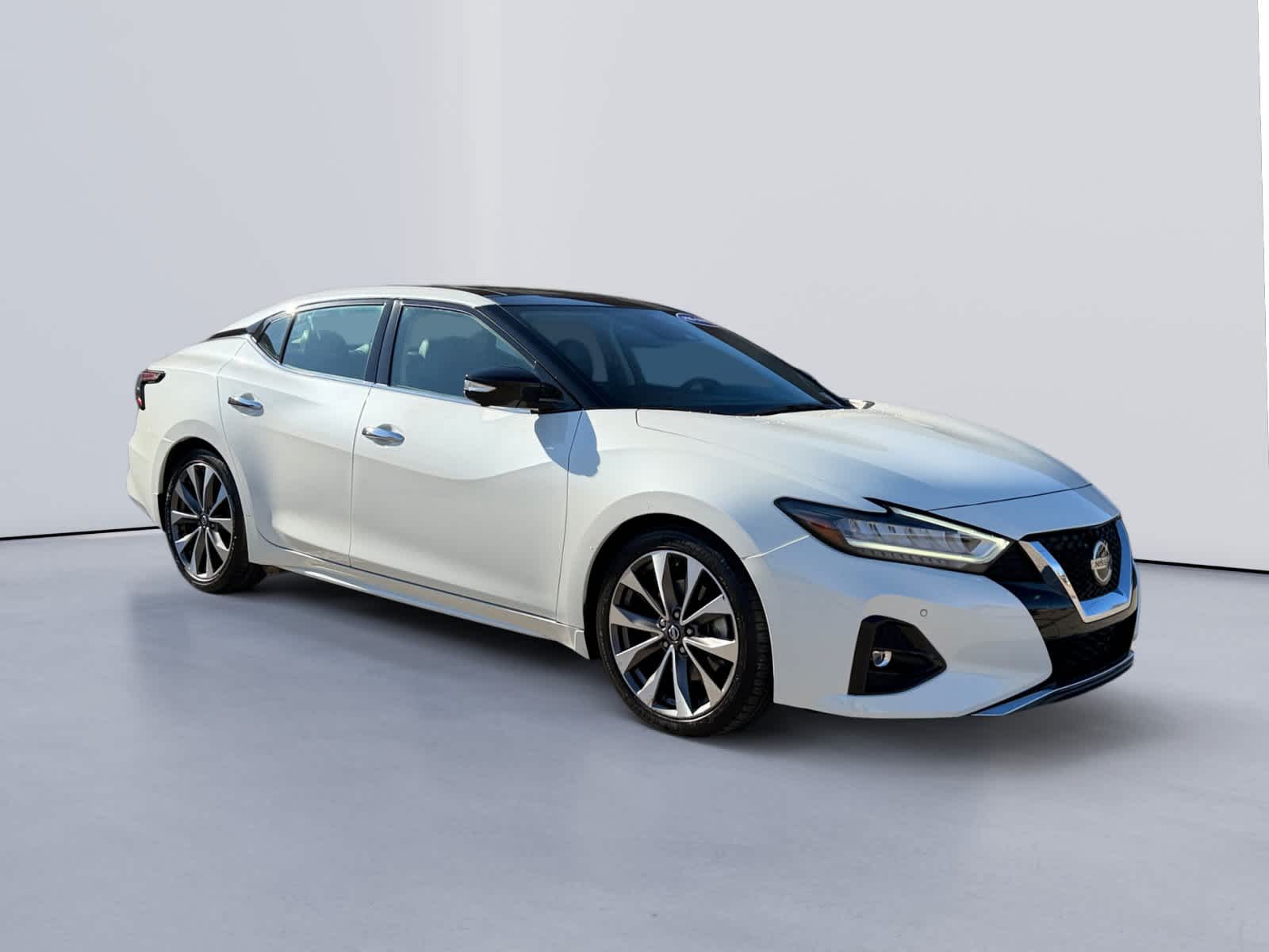 2019 Nissan Maxima Platinum's photo