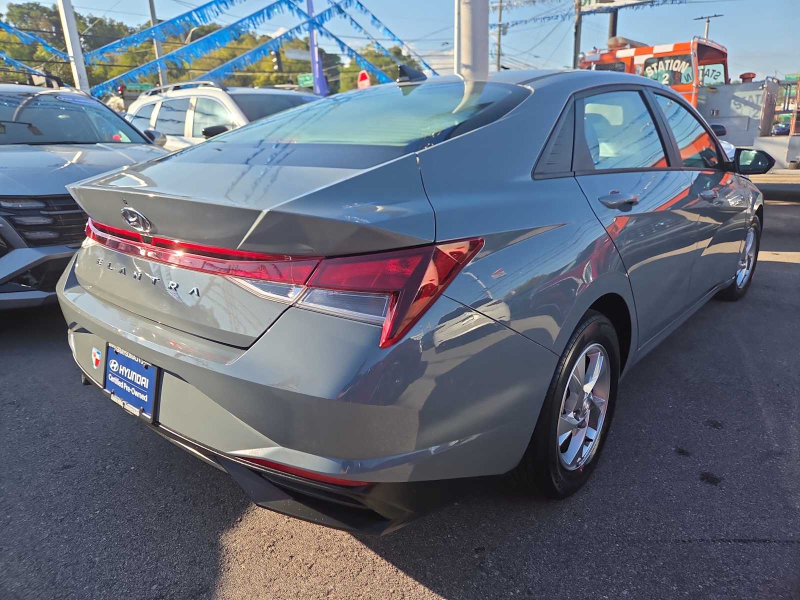 2022 Hyundai Elantra SE photo 4