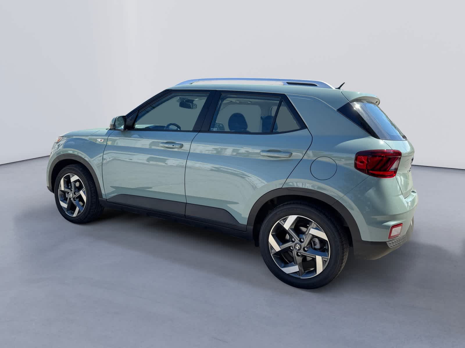 2025 Hyundai Venue SEL photo 3