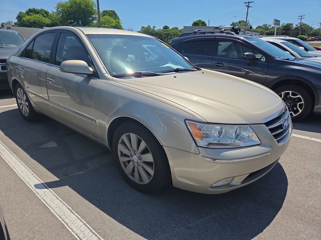 2010 Hyundai Sonata's photo