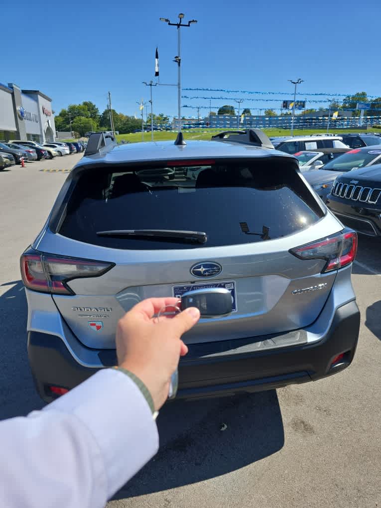 2025 Subaru Outback Premium photo 3