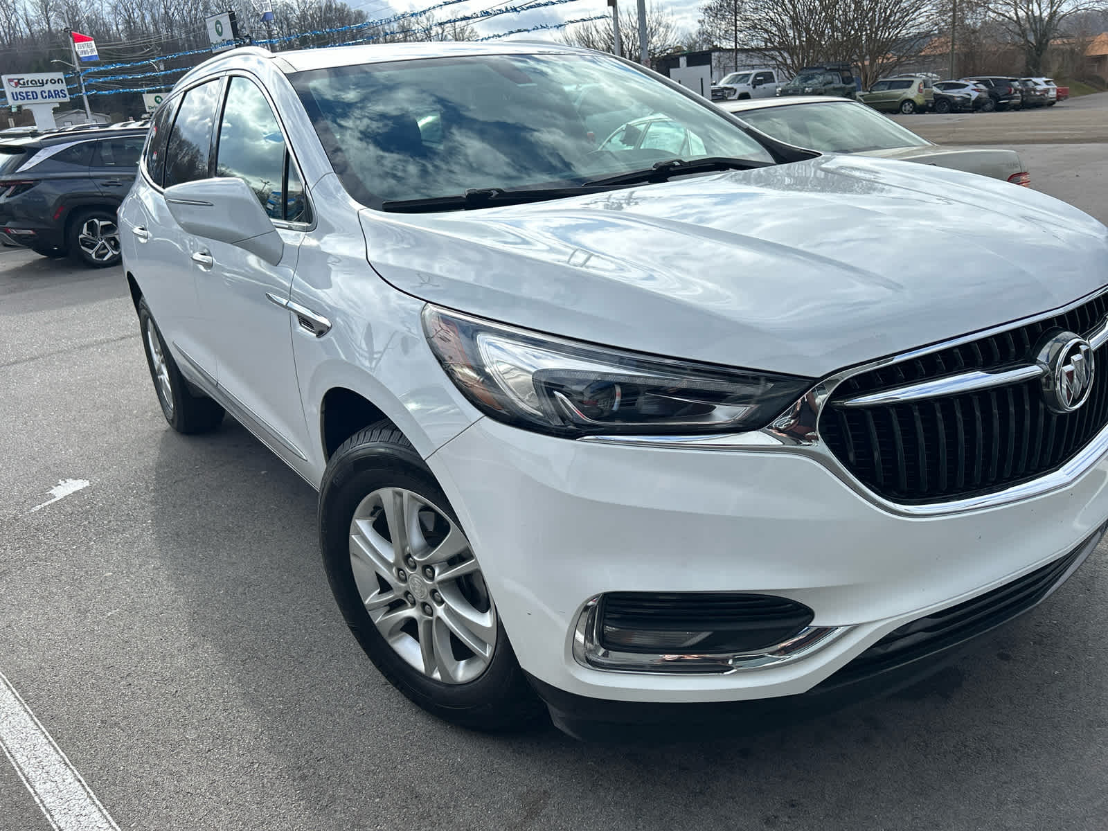 2019 Buick Enclave Essence's photo