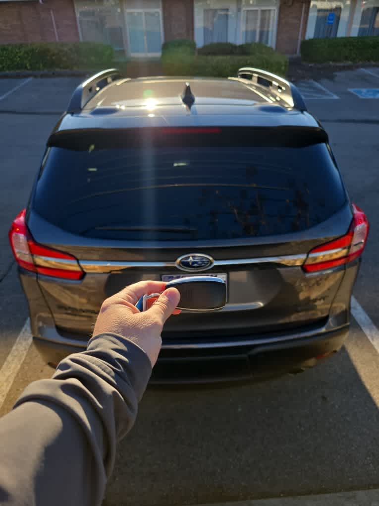 2022 Subaru Ascent Onyx Edition photo 2