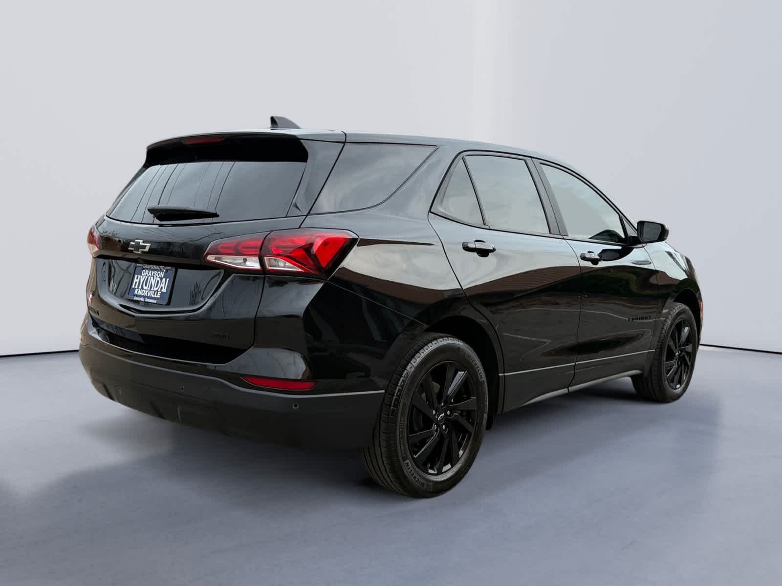 2024 Chevrolet Equinox LS photo 3