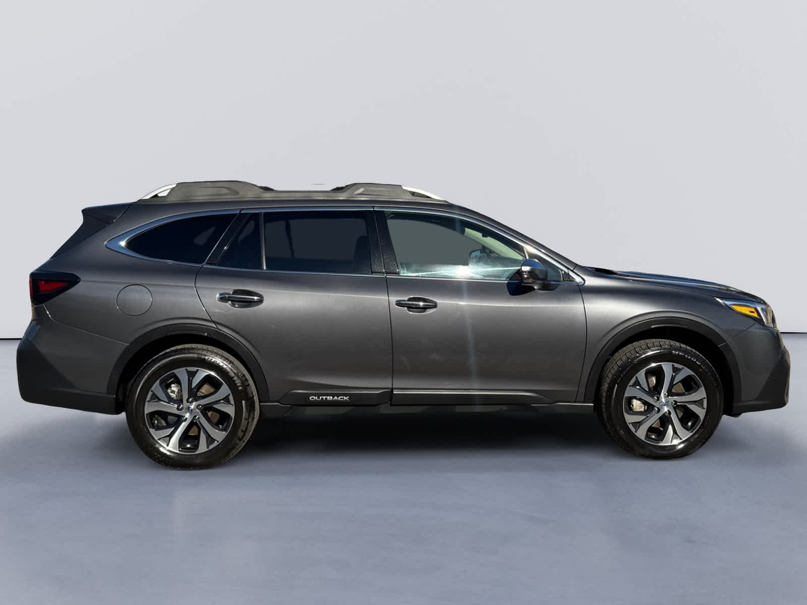 2021 Subaru Outback Touring XT photo 2