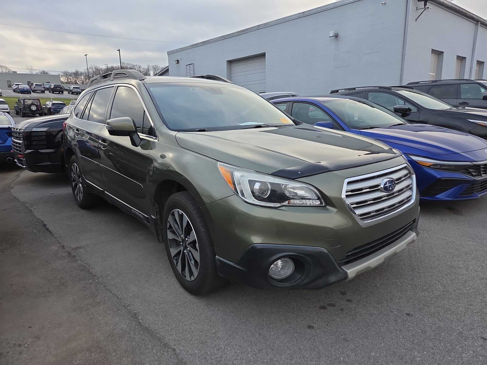 2017 Subaru Outback Limited's photo