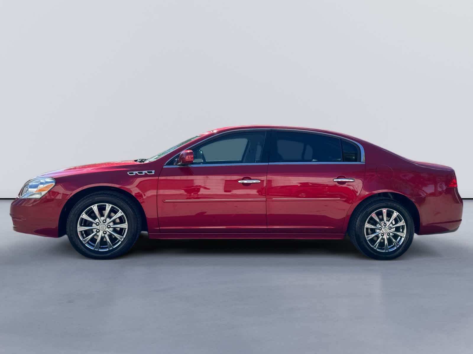 2010 Buick Lucerne CXL photo 2