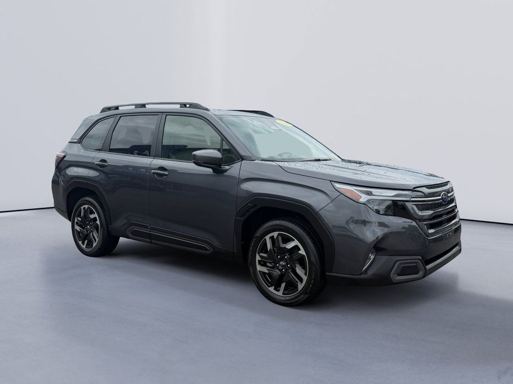 2025 Subaru Forester Limited's photo