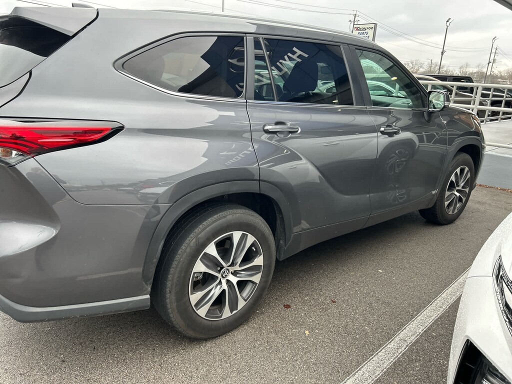 Used 2023 Toyota Highlander Hybrid Hybrid XLE SUV