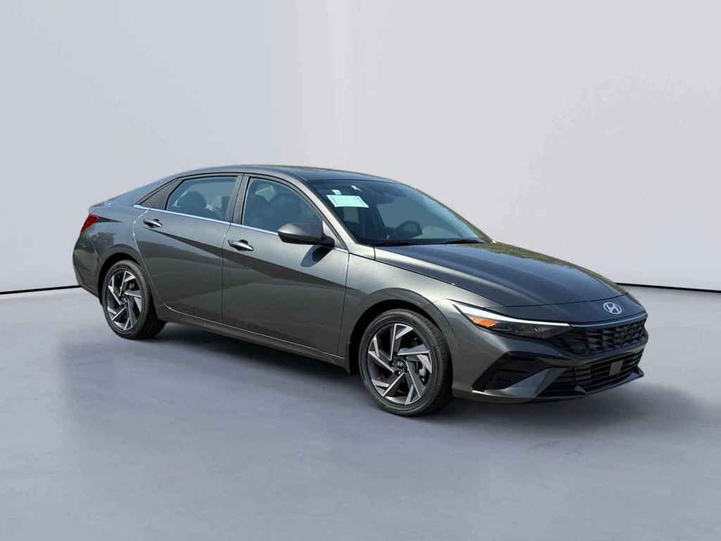 2025 Hyundai Elantra 2.0 SEL Convenience IVT's photo