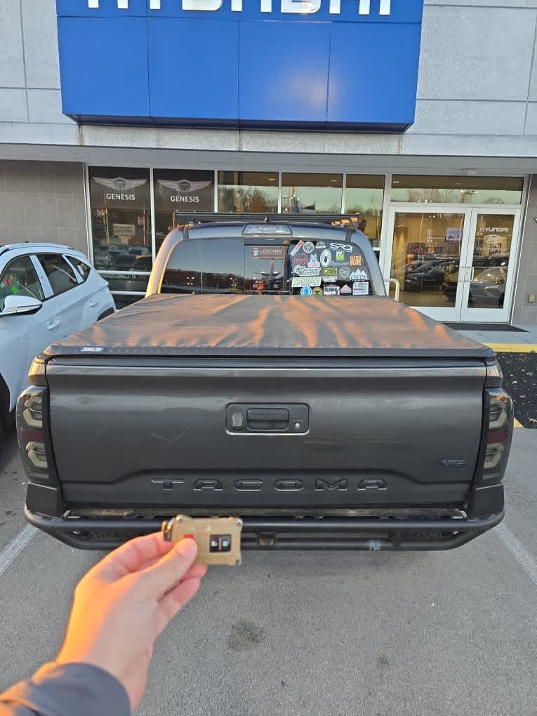 2019 Toyota Tacoma TRD Double Cab V6 photo 2