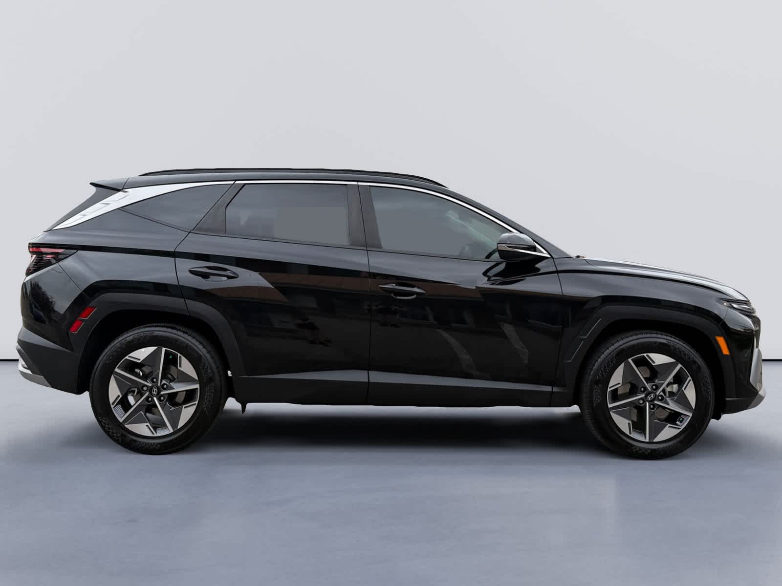 2025 Hyundai Tucson SEL Convenience photo 2