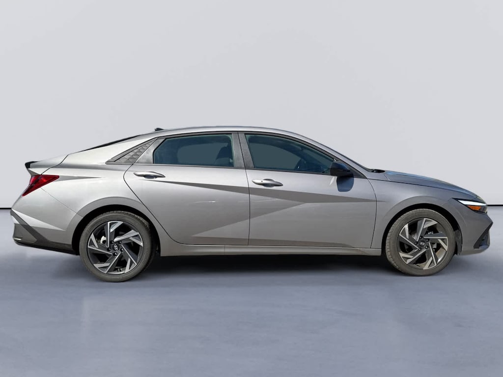 Used 2025 Hyundai Elantra SEL Sport Sedan