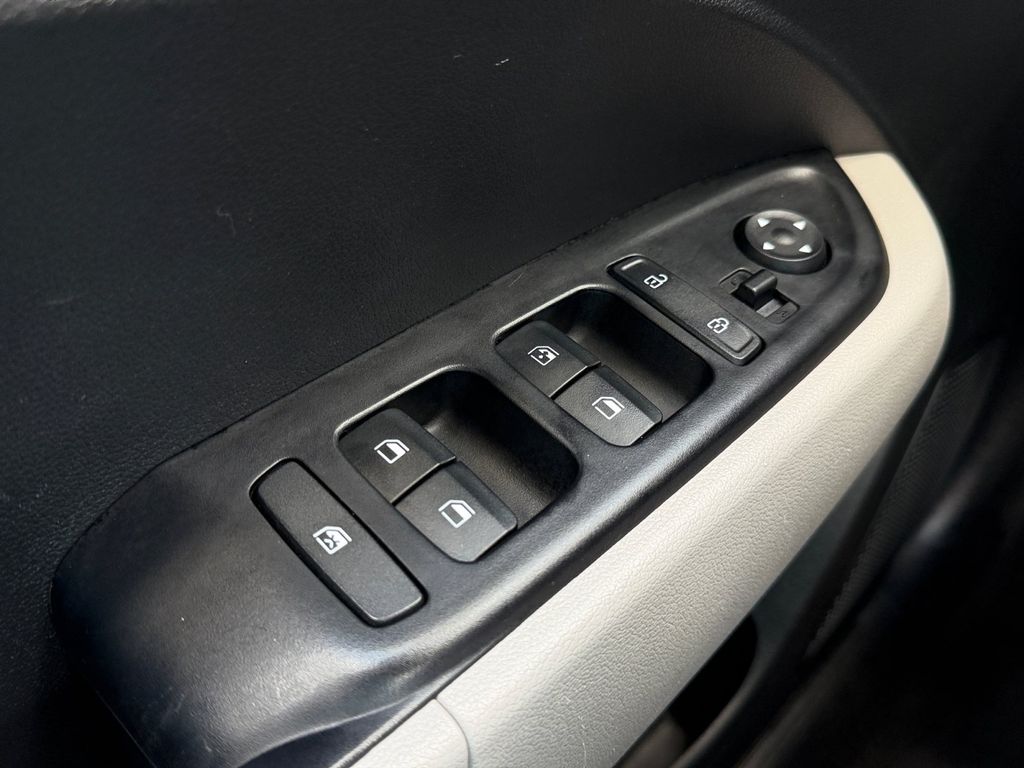 2023 Hyundai Venue SEL - Photo 20