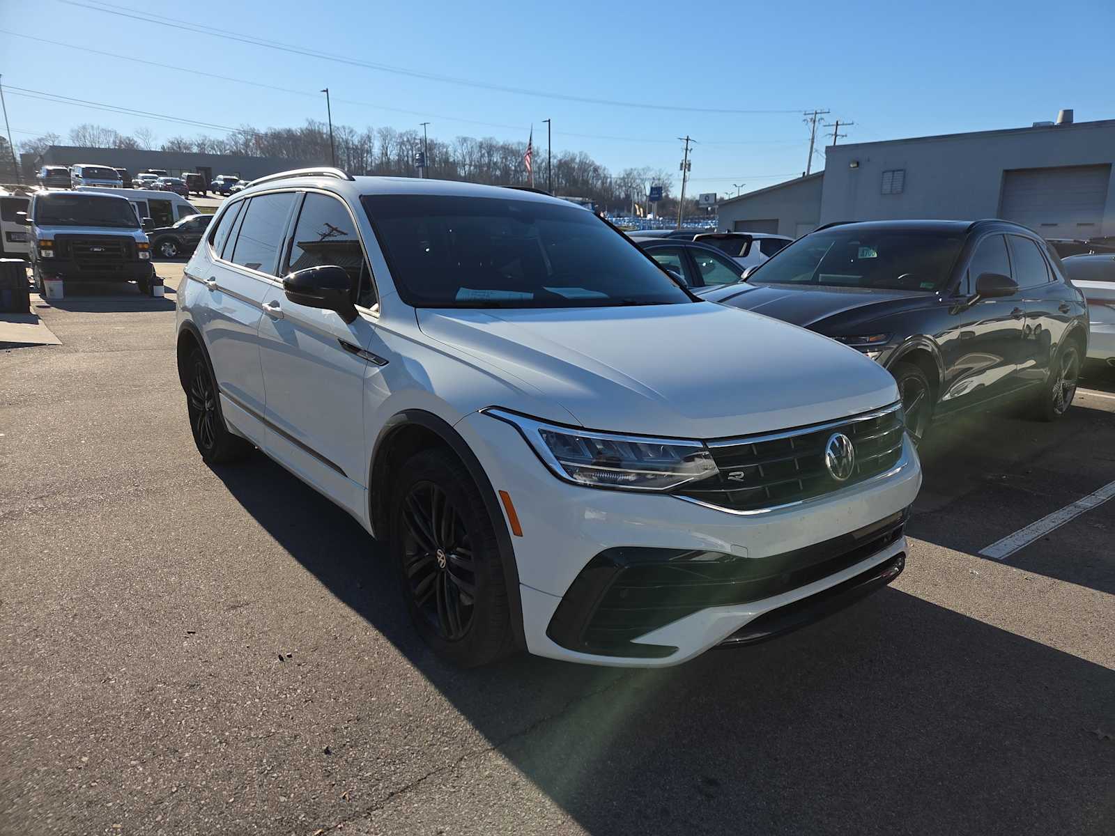 2022 Volkswagen Tiguan SE R-LINE BLACK