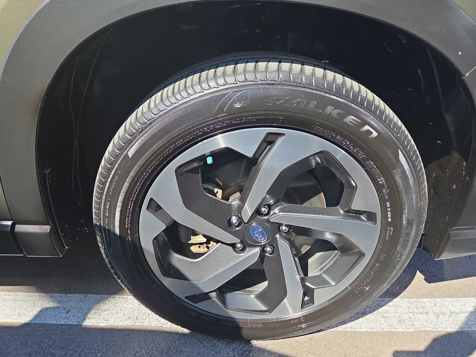 2024 Subaru Forester Touring photo 2
