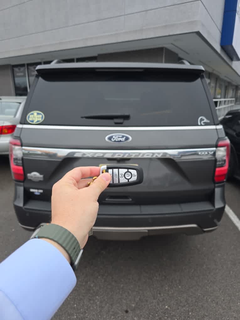 2021 Ford Expedition MAX King Ranch photo 2