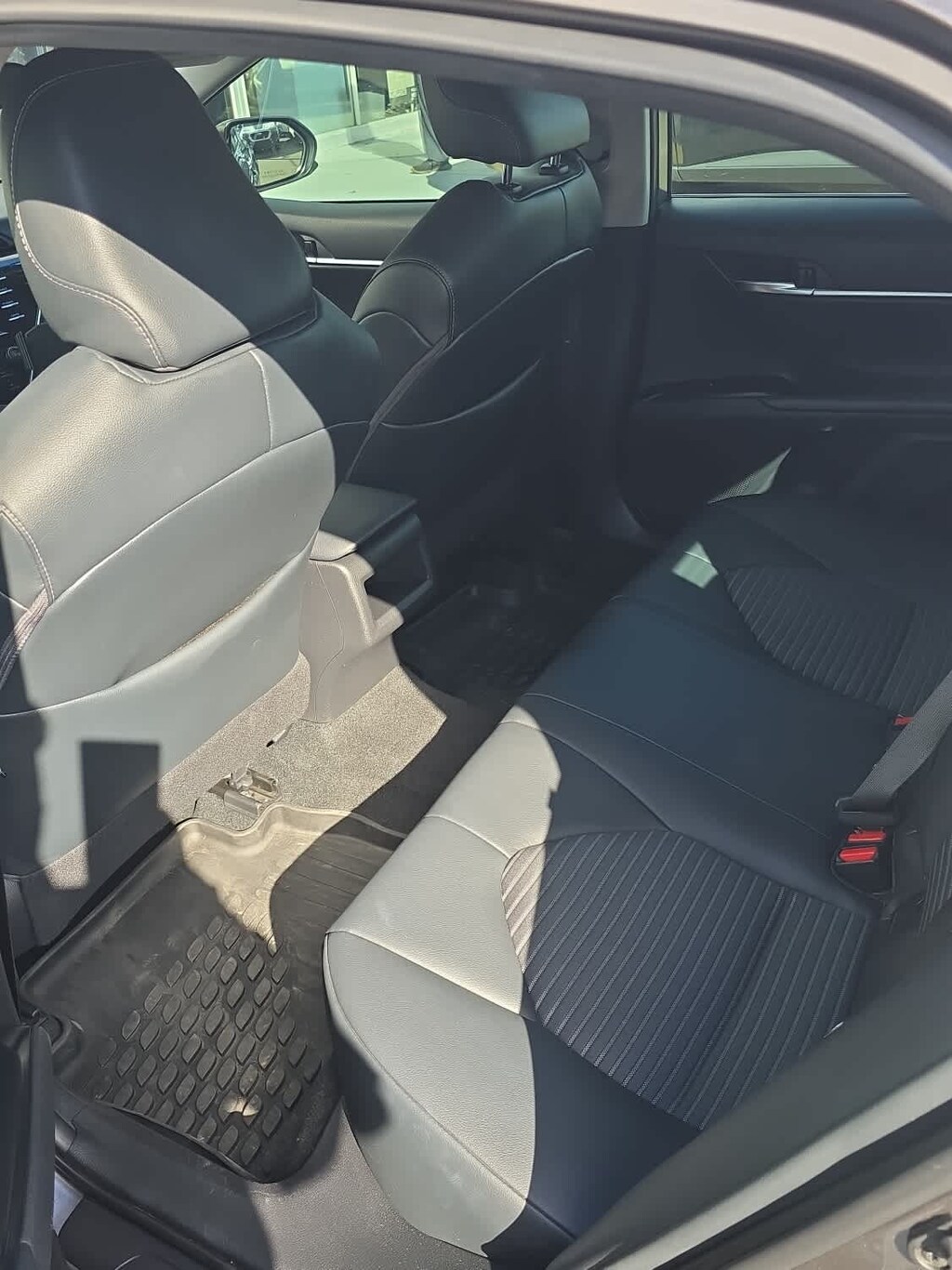 Used 2018 Toyota Camry SE Sedan