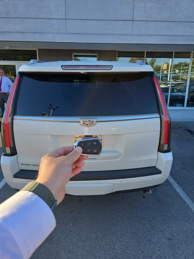 2019 Cadillac Escalade Premium Luxury photo 2