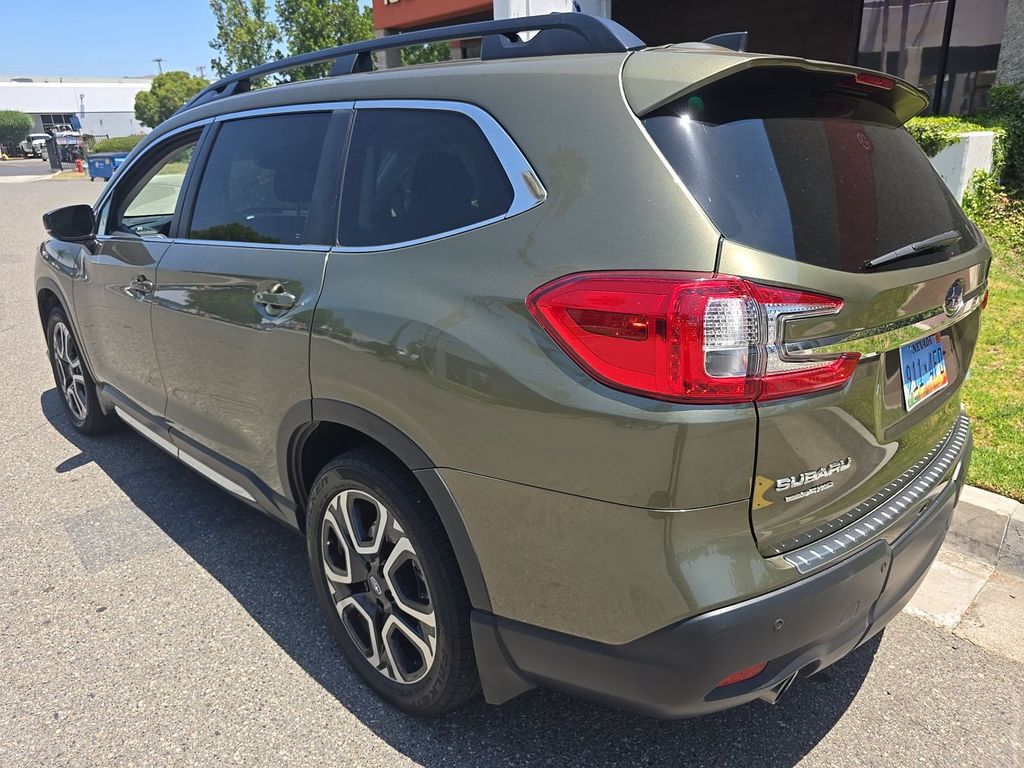 2024 Subaru Ascent Limited 7 Passenger's photo