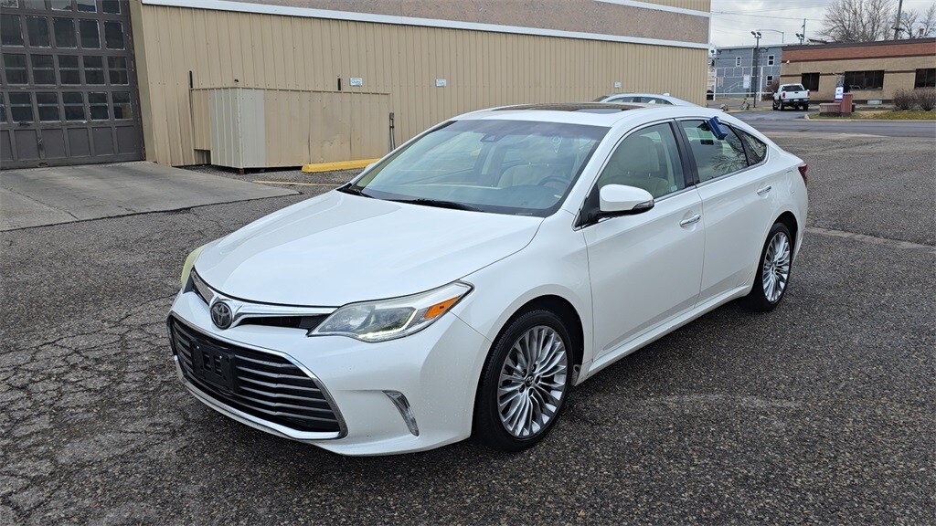 2017 Toyota Avalon Limited photo 2