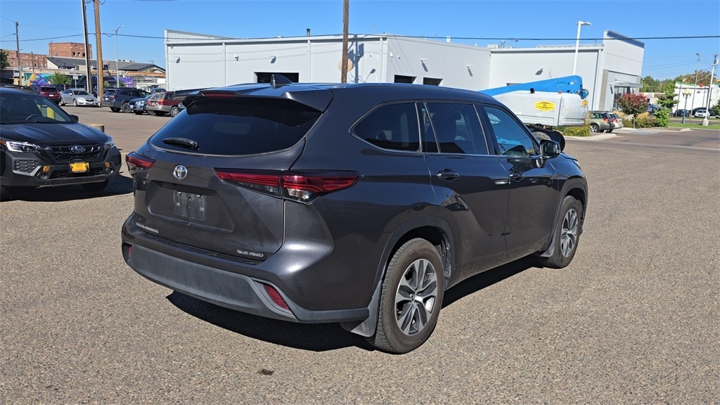 2020 Toyota Highlander XLE photo 6