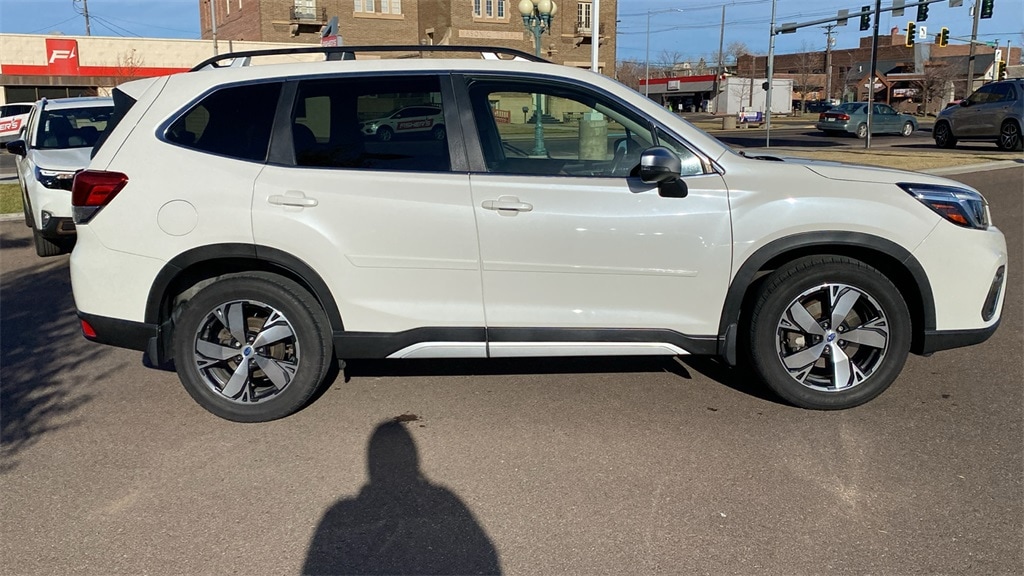 2020 Subaru Forester Touring photo 3