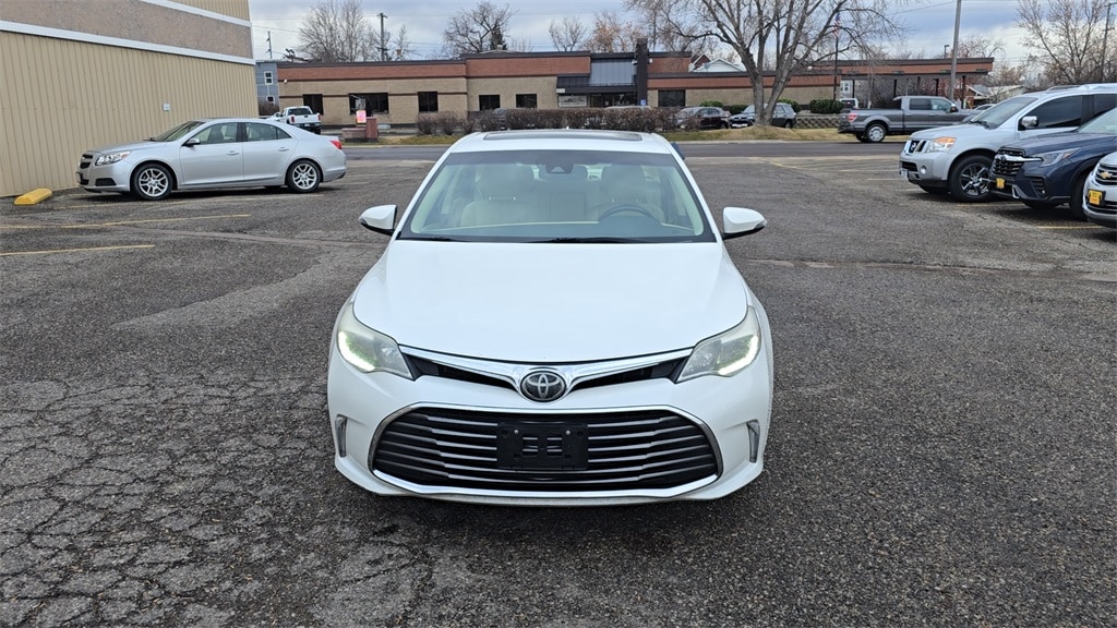2017 Toyota Avalon Limited photo 3