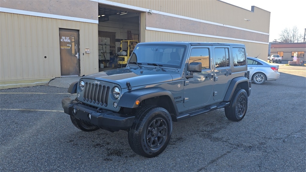 2015 Jeep Wrangler Unlimited Sport photo 2