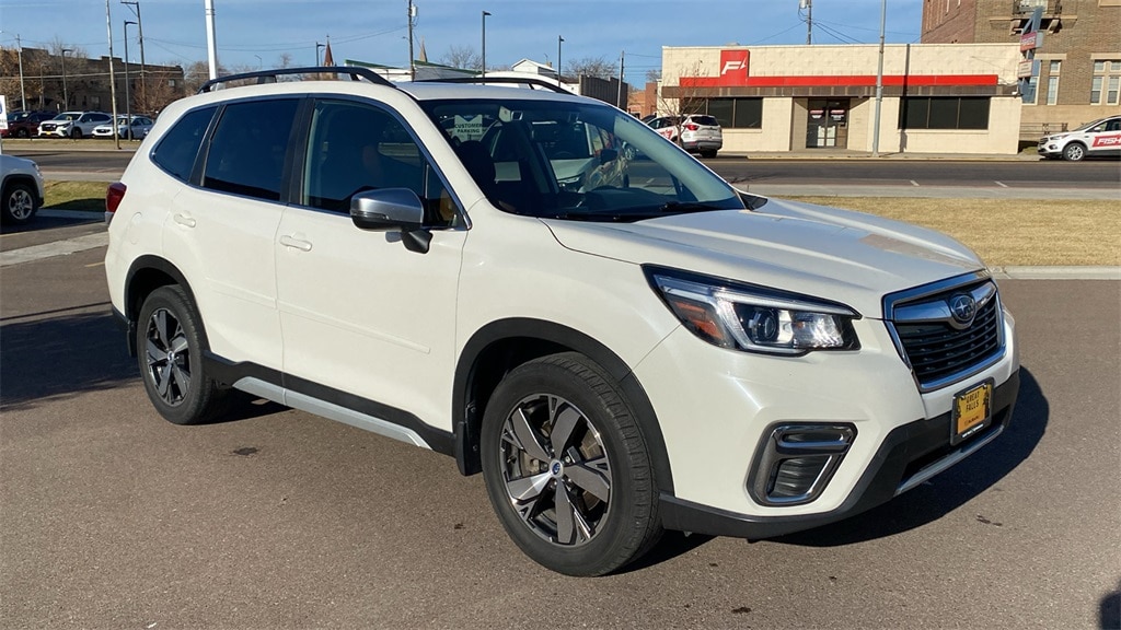 2020 Subaru Forester Touring photo 2