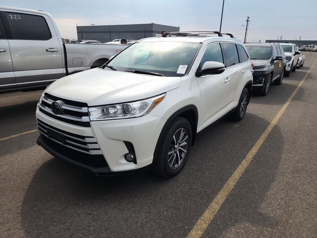 2019 Toyota Highlander XLE photo 2