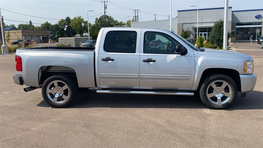 2011 Chevrolet Silverado 1500 LT photo 4