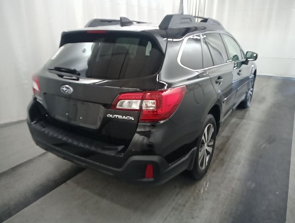 2019 Subaru Outback 2.5i Limited photo 3