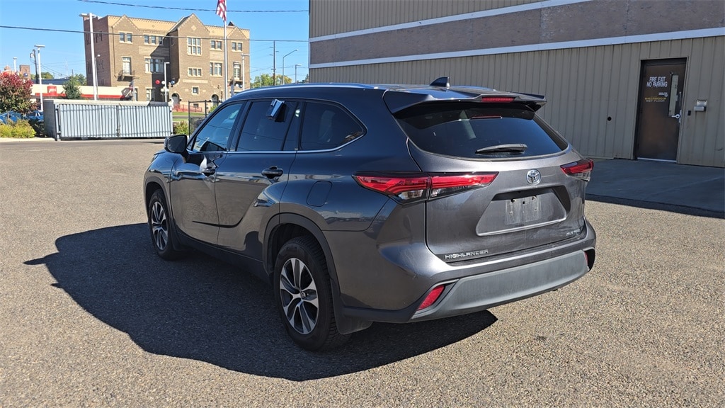 2020 Toyota Highlander XLE photo 8