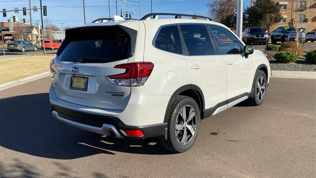 2020 Subaru Forester Touring photo 4