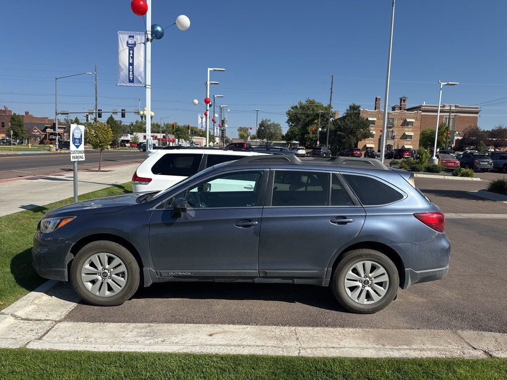 2016 Subaru Outback 2.5i Premium photo 3