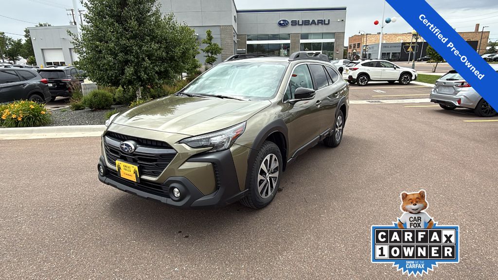 2025 Subaru Outback Premium's photo