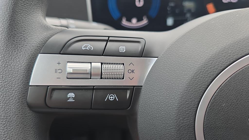 2025 Hyundai Tucson SE - Photo 23