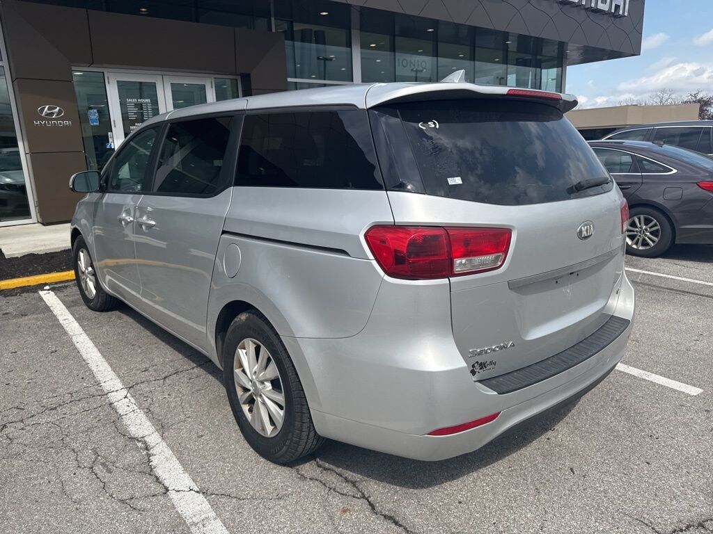 Used 2017 Kia Sedona LX Van Passenger Van