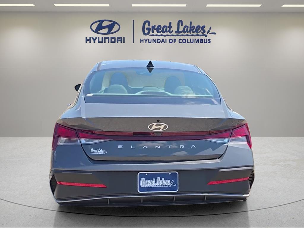 New 2026 Hyundai Elantra SE Sedan