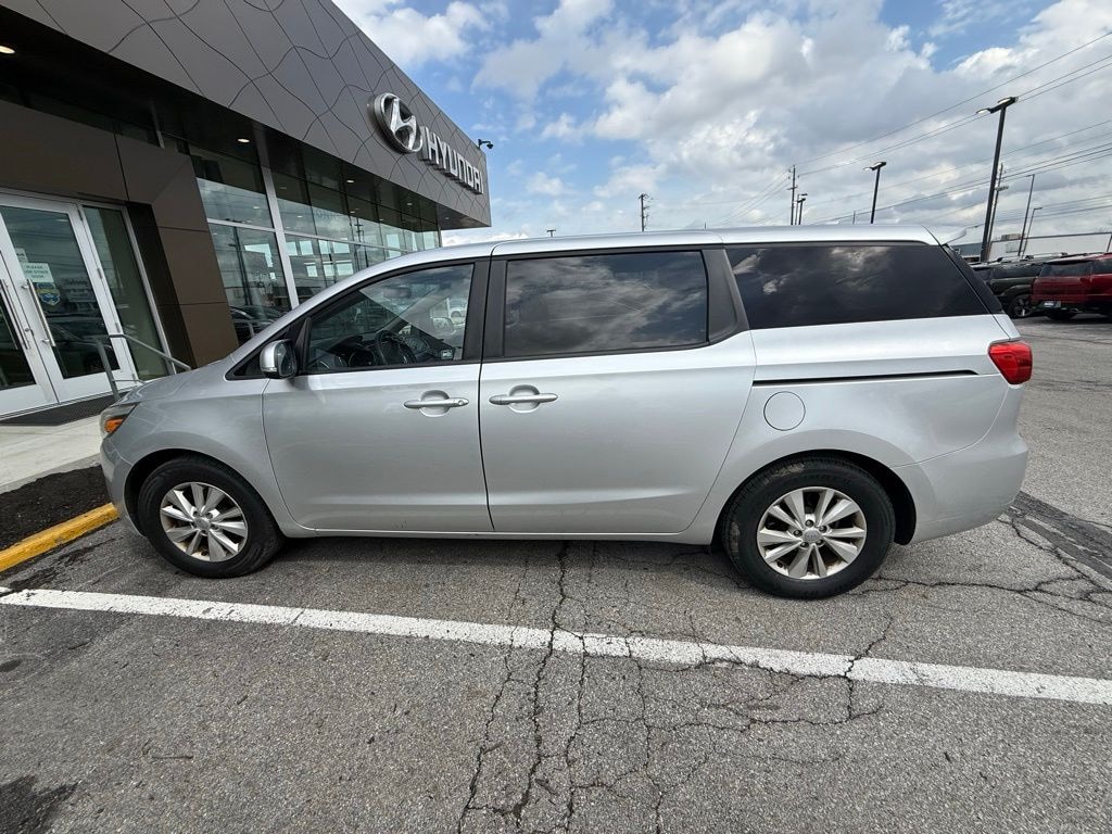 Used 2017 Kia Sedona LX Van Passenger Van